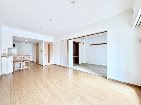 ���r���O�@�Ƒ��c���̎��Ԃ����������Ȃ��났�̃��r���O�_�C�j���O�B   