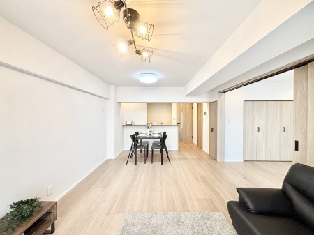 ���r���O�@���Ƒ��̓��₩�Șb�����ŕ�܂�閾�邢���r���O  