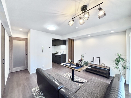 ���r���O�@�������������͋C�̂k�c�j�͉Ƒ��݂�Ȃ̉��K���