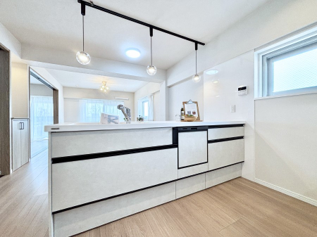 �L�b�`���@�������������I�ɁA�y�����I�V�X�e���L�b�`��