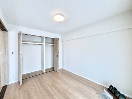 �Q���@����