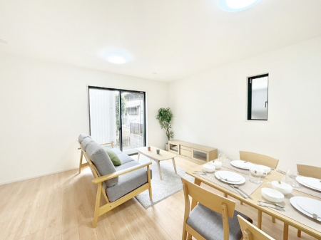 ���r���O�@�Ƒ��c���̎��Ԃ����������Ȃ��났�̃��r���O�_�C�j���O�B   