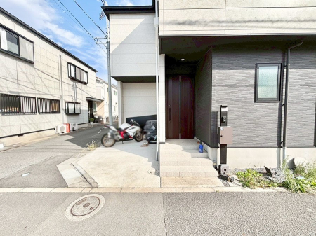 ���ց@��؂ȉƑ��A���q���o�}���錺�ցB