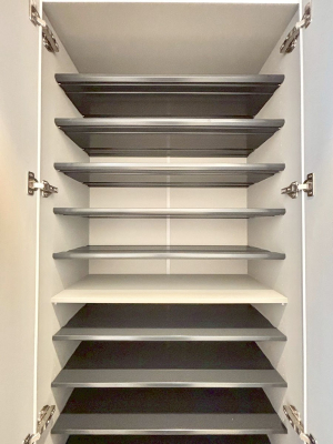 ���̑����ρ@�����Ղ���[�ł���V���[�Y�{�b�N�X�ŉƑ��S���̌C���A���ւ�������B  