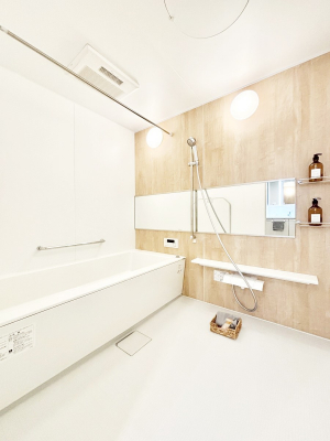 �����@����̔�������Ă���閾�邢�������̂���o�X���[��