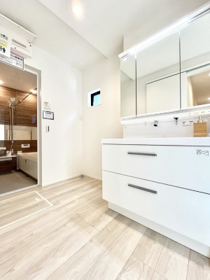 ���̑��@�������̂�����K��Ԃł��B�����̐g�x�x���C�����ǂ����g�������܂��B 