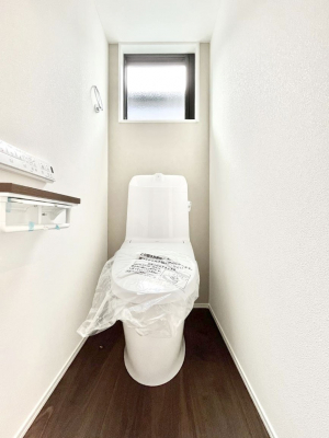 �g�C���@�g�C����1�K��2�K���ꂼ��ɔz�u����Ă��ĂƂĂ��֗��ł��B 