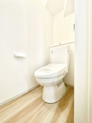 �g�C���@�g�C����1�K��2�K���ꂼ��ɔz�u����Ă��ĂƂĂ��֗��ł��B 
