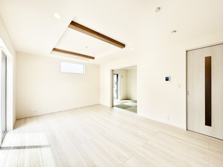 ���̑����ρ@�Ƒ��̏Ί炪���R�Ɛ��܂�Ă���A����ȕ��͋C�̃_�C�j���O�Ɏd�オ���Ă��܂��B