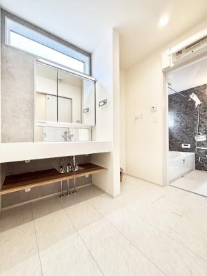 ���ʑ�E���ʏ��@�������̂�����K��Ԃł��B�����̐g�x�x���C�����ǂ����g�������܂��B 