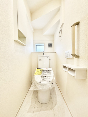 �g�C���@�g�C����1�K��2�K���ꂼ��ɔz�u����Ă��ĂƂĂ��֗��ł��B 