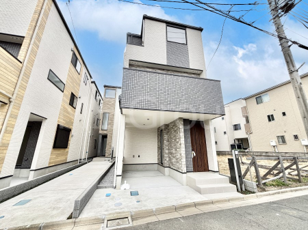 ���n�O�ώʐ^�@�������ꂽ�O�ρA�㎿�ȏZ��Ԃ��L���鎺���͉i�����S���ĉ߂�����Z���ł��B 