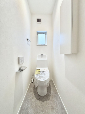 �g�C���@�g�C����1�K��2�K���ꂼ��ɔz�u����Ă��ĂƂĂ��֗��ł��B 