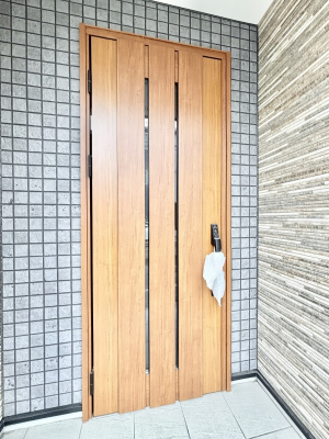 ���ց@�Z�܂��̊�����o����A���փh�A�B 