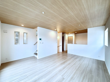 ���̑����ρ@�Ƒ������R�ƏW�܂�e���̃X�y�[�X�ɂȂ肻��