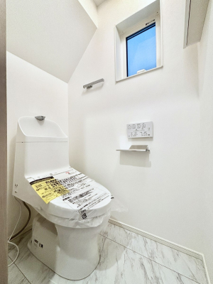 �g�C���@�g�C����1�K��2�K���ꂼ��ɔz�u����Ă��ĂƂĂ��֗��ł��B 