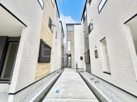 ���n�O�ώʐ^�@�������ꂽ�O�ρA�㎿�ȏZ��Ԃ��L���鎺���͉i�����S���ĉ߂�����Z���ł��B