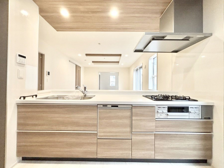 �L�b�`���@���������Ȃ���ł����Ƒ��Ƃ̉�b���y���߂�ΖʃL�b�`��