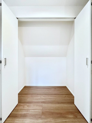 ���[�@�m���̃N���[�[�b�g�B���s��������̂Ō���̈ߗނ�����������܂�܂��B