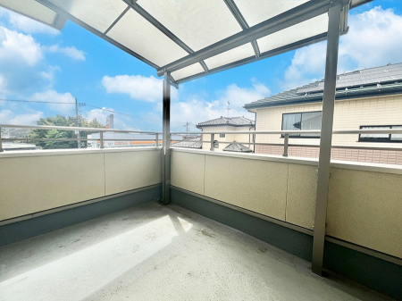 �o���R�j�[�@�㕔�ɉ������������Ă���̂ŋ}�ȉJ�̎��ɂ����S�ł��B 