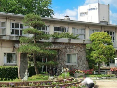 ���ӊ��@���w�Z 1500m ��c�s���������w�Z