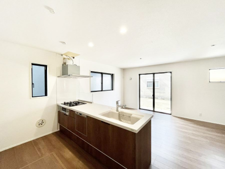 �L�b�`���@���������Ȃ���ł����Ƒ��Ƃ̉�b���y���߂�ΖʃL�b�`��