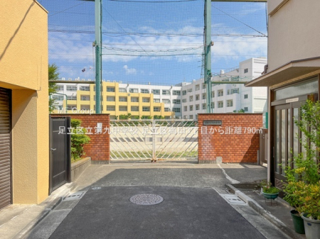 ���ӊ��@���w�Z 790m �����旧��㒆�w�Z