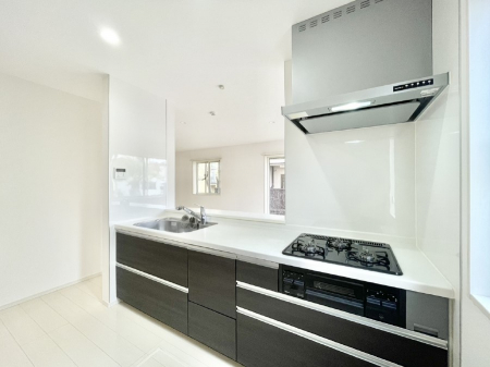 �L�b�`���@�J�E���^�[�z���ɂ��b�������Ȃ��疈���̂������������Ɗy����