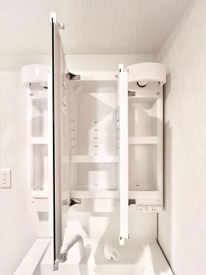 ���̑����ρ@�O�ʋ��̗��ɁA���ϕi��q���p�i�Ȃǂ����[�\�B���ʑ����������ƕۂ��܂��I