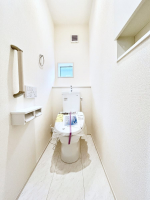 �g�C���@�g�C����1�K��2�K���ꂼ��ɔz�u����Ă��ĂƂĂ��֗��ł��B 