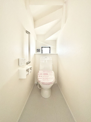 �g�C���@�g�C����1�K��2�K���ꂼ��ɔz�u����Ă��ĂƂĂ��֗��ł��B 