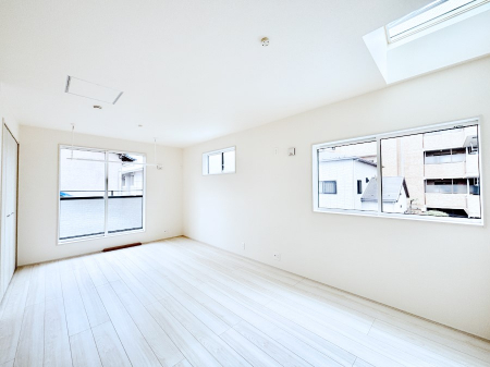 ���̑����ρ@�o���R�j�[���J�������v���X���Ă����2�K10.02���̗m��