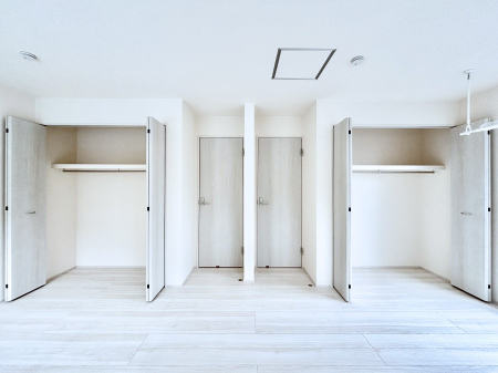 ���[�@�m���̃N���[�[�b�g�B���s��������̂Ō���̈ߗނ�����������܂�܂��B