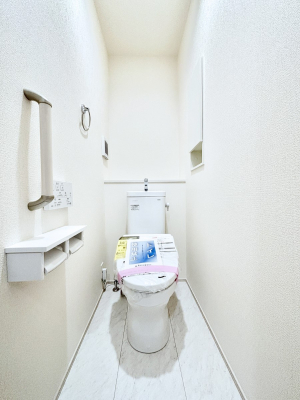 �g�C���@�E�H�V�����b�g�t���g�C����1�K��2�K���ꂼ��ɔz�u����Ă��ĂƂĂ��֗��ł��B 