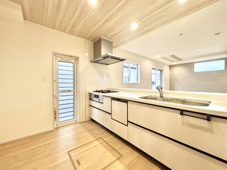 �L�b�`���@��Ƃ肠��L�b�`���ł͂��Ƒ��Ɗy�������������ł��܂��B