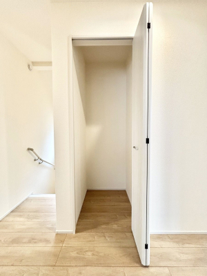 ���̑����ρ@�L�����[�B�|�������G�߂̏��������[���邱�Ƃ��ł��܂��B