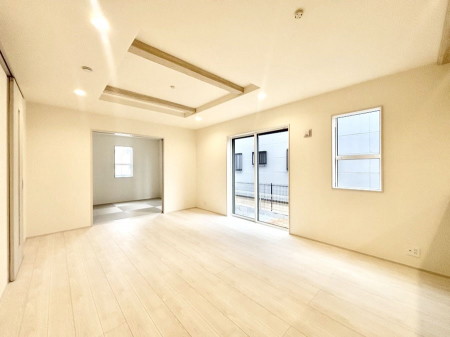 ���̑����ρ@�Ƒ��̏Ί炪���R�Ɛ��܂�Ă���A����ȕ��͋C�̃_�C�j���O�Ɏd�オ���Ă��܂��B