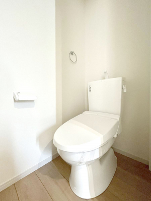 �g�C���@�g�C����1�K��2�K���ꂼ��ɔz�u����Ă��ĂƂĂ��֗��ł��B 