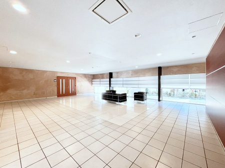 �G���g�����X�@�������������͋C�̃G���g�����X