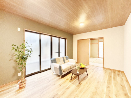 ���r���O�@�������������͋C�̃��r���O�͉Ƒ��݂�Ȃ̉��K��Ԃł��I