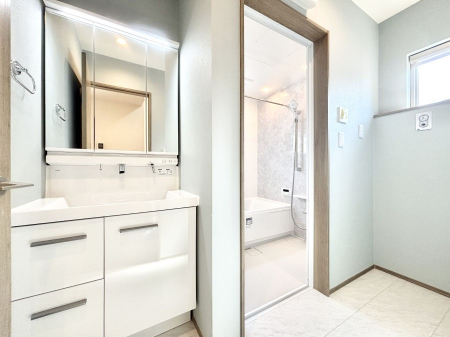 ���̑��@�������̂�����K��Ԃł��B�����̐g�x�x���C�����ǂ����g�������܂��B 