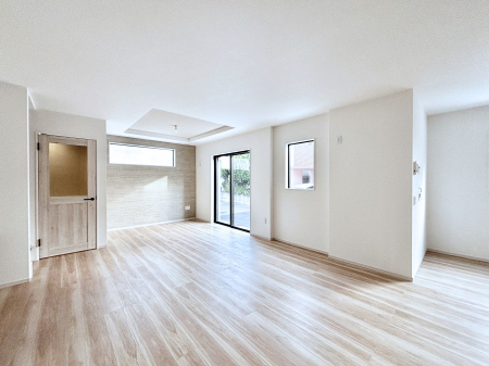 ���̑����ρ@�Ƒ��̏Ί炪���R�Ɛ��܂�Ă���A����ȕ��͋C�̃_�C�j���O�Ɏd�オ���Ă��܂��B