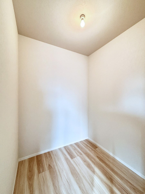 ���̑��@�m���̃N���[�[�b�g�B���s��������̂Ō���̈ߗނ�����������܂�܂��B