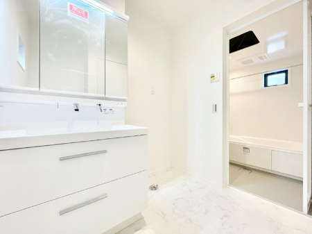 ���̑��@�L�X�Ƃ�Ƃ�̂��郉���h���[�X�y�[�X�B  