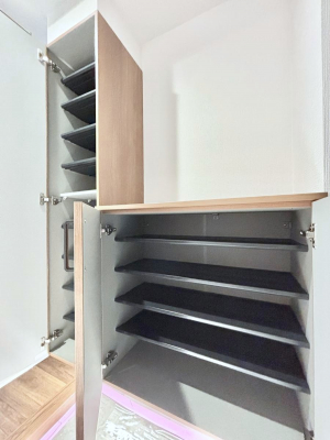 ���̑����ρ@�����Ղ���[�ł���V���[�Y�{�b�N�X�ŉƑ��S���̌C���A���ւ�������B  