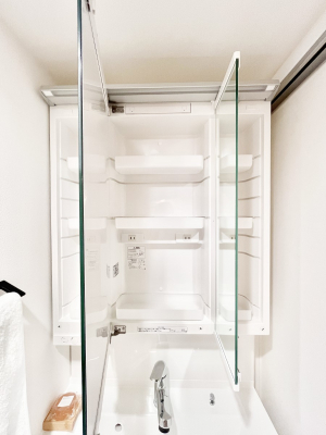 ���̑����ρ@�O�ʋ��̗��ɁA���ϕi��q���p�i�Ȃǂ����[�\�B���ʑ����������ƕۂ��܂��I