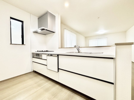 �L�b�`���@���������Ȃ���ł����Ƒ��Ƃ̉�b���y���߂�ΖʃL�b�`��