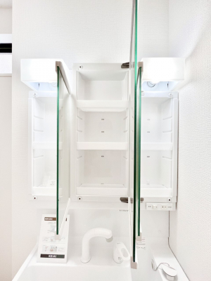 ���̑����ρ@�O�ʋ��̗��ɁA���ϕi��q���p�i�Ȃǂ����[�\�B���ʑ����������ƕۂ��܂��I