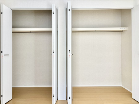 ���[�@�m���̃N���[�[�b�g�B���s��������̂Ō���̈ߗނ�����������܂�܂��B