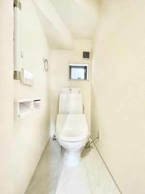 �g�C���@�g�C����1�K��2�K���ꂼ��ɔz�u����Ă��ĂƂĂ��֗��ł��B 
